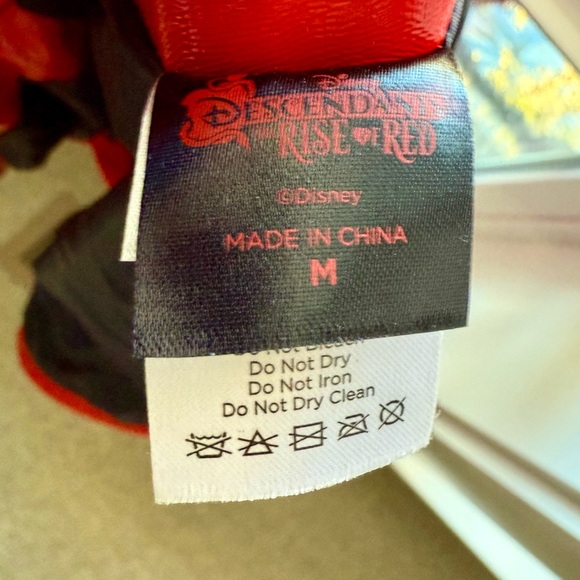 Descendants Rise of Red Jacket Disney Size M Kids Spirit Halloween - Picture 3 of 3